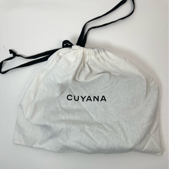 Cuyana Black Leather Cosmetic Pouch Clutch Travel Makeup Bag Gold Zip w/Dust Bag - Picture 10 of 14